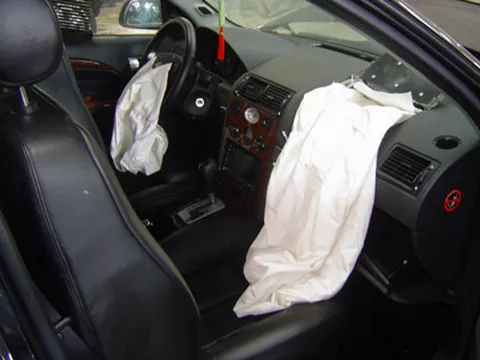 Một số lưu ý khi sử dụng xe có túi khí