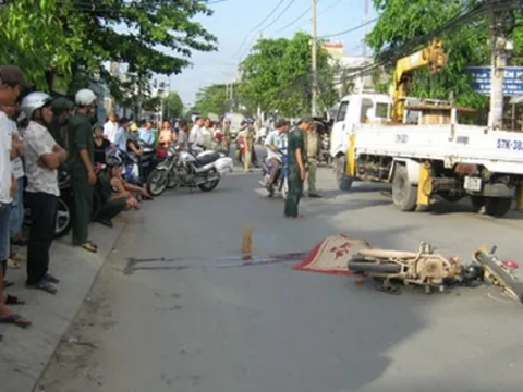 Tử vong tại chỗ chỉ vì..vướng xe