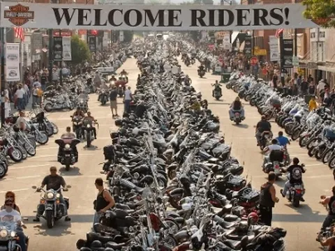 Khi Harley-Davidson mở hội