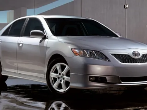 Toyota Camry, RAV4 có nguy cơ tự bốc cháy? 