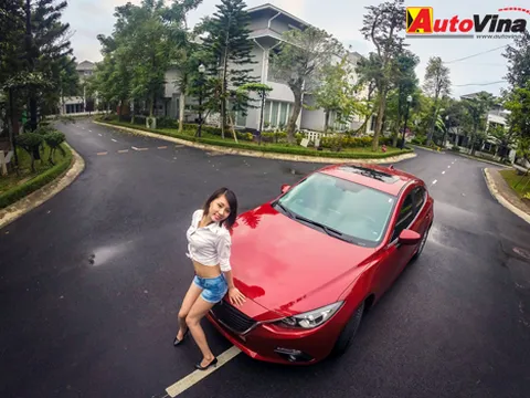 Nữ Biker Hà thành “đỏm” bên Mazda3