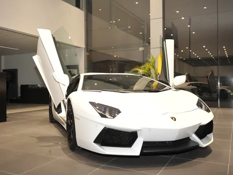 Lamborghini Huracan và Aventador chính hãng tại Việt Nam