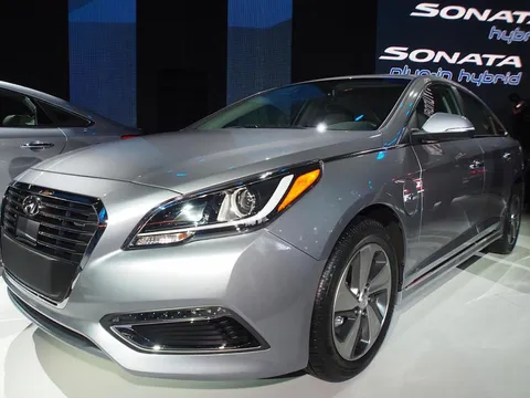 [NAIAS 2015] Hyundai giới thiệu 2 phiên bản Sonata Hybrid