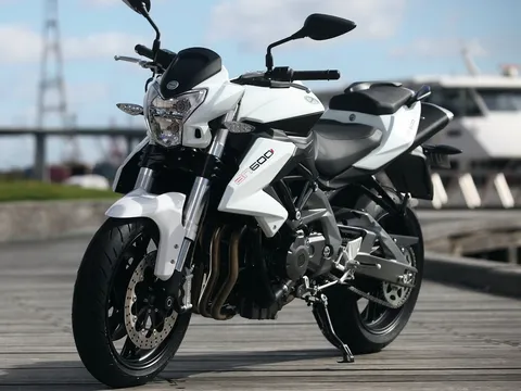 Benelli BN600i giảm giá mạnh xuống dưới 200 triệu đồng