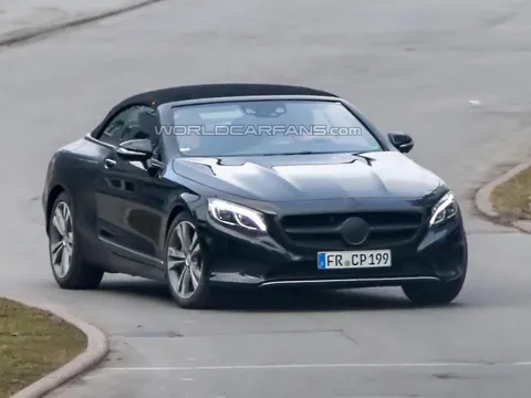 Mercedes S-Class mui trần bị bắt gặp ngoài phố