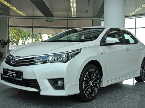 Hết Tết, xe Toyota tại Việt Nam đồng loạt tăng giá