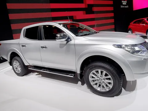 Mitsubishi Triton 2015 hoàn toàn mới ra mắt châu Âu