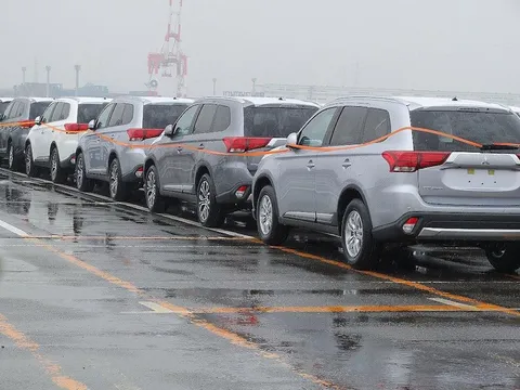 Lộ diện phiên bản nâng cấp của Mitsubishi Outlander