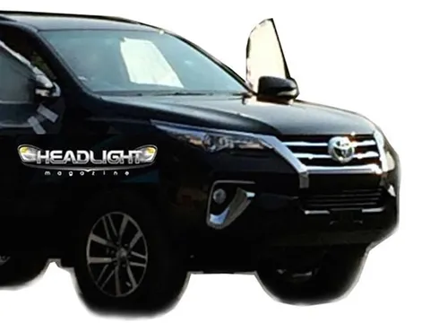 Toyota Fortuner mới lộ phần đầu "cực chất"