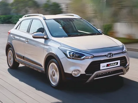 Hyundai i20 Active: Hatchback "trá hình" SUV