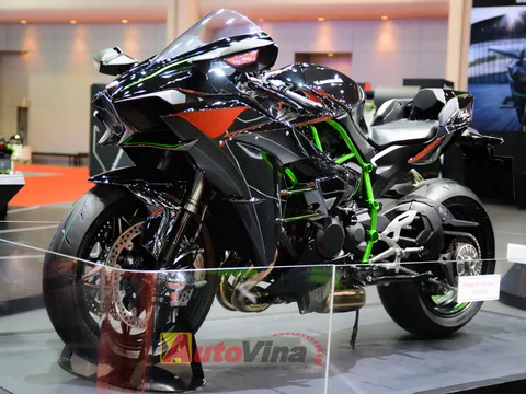 Cận cảnh siêu mô tô Kawasaki Ninja H2 sắp ra mắt Việt Nam