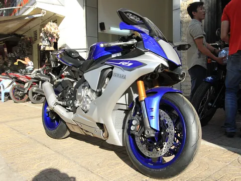 Siêu mô tô Yamaha R1 thế hệ mới về Việt Nam