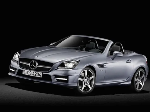 Mercedes SLK có một loạt động cơ và hộp số mới