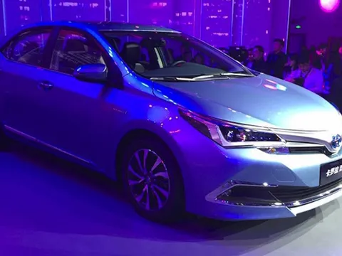 Toyota ra mắt phiên bản Corolla Hybrid kết hợp xăng - điện