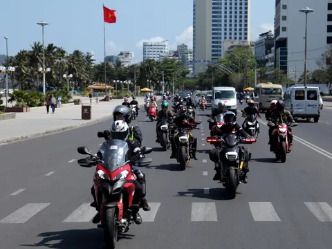 Thí điểm cho mô tô phân khối lớn vào cao tốc