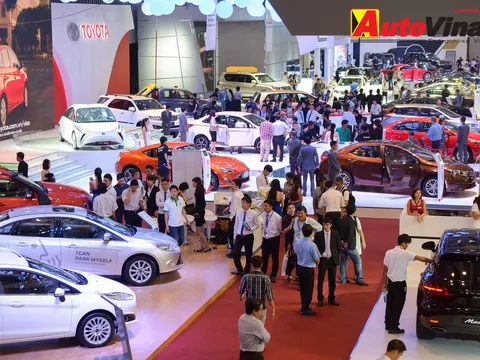 “Vỡ mộng” giảm giá ô tô