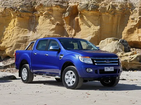 Ford Ranger bán chạy hơn Toyota Fortuner, Innova