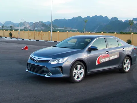 Toyota tiếp tục Chương trình đào tạo lái xe an toàn 2015