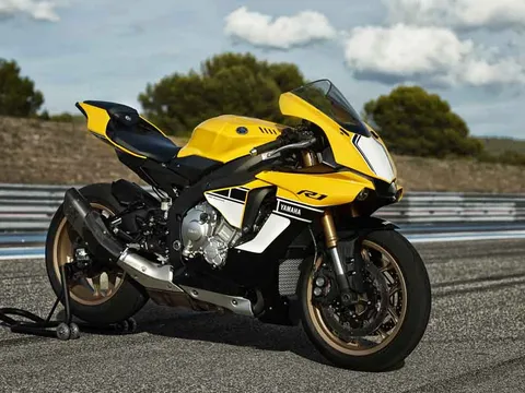 Yamaha ra mắt siêu mô tô YZF-R1 bản đặc biệt