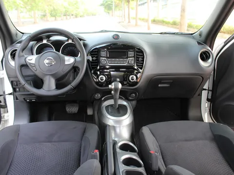Nội thất Nissan Juke 2015