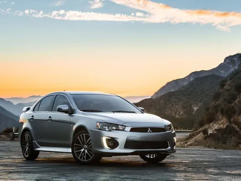 Mitsubishi Lancer 2016 lộ diện