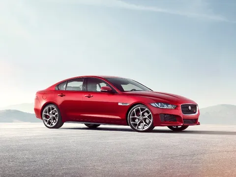 Tiết lộ Jaguar XE 2015 trước Triển lãm VIMS 2015