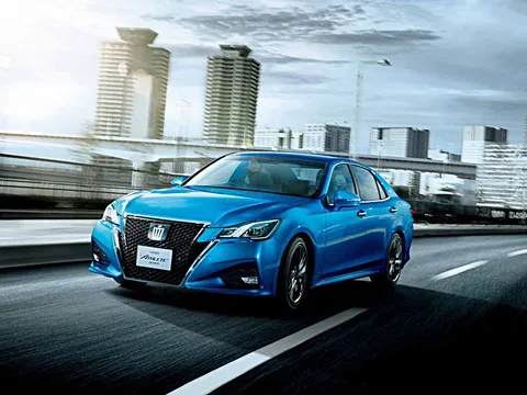Toyota Crown 2016 xuất hiện với những thay đổi lớn