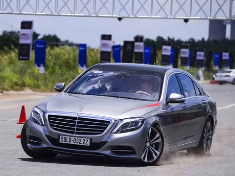 Mercedes-Benz huấn luyện tay lái cho khách hàng miền Nam