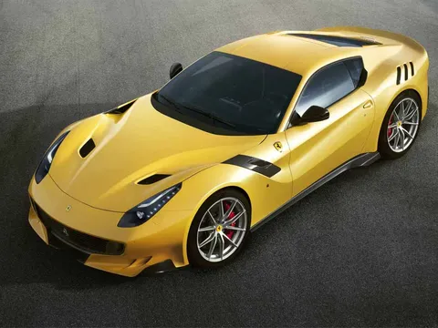 Ferrari hé lộ hình ảnh siêu xe mới F12tdf