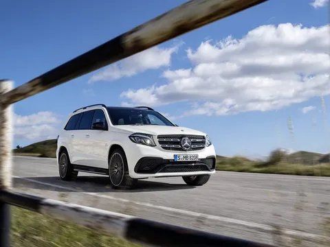 Mercedes GL được nâng cấp facelift, đổi tên thành GLS