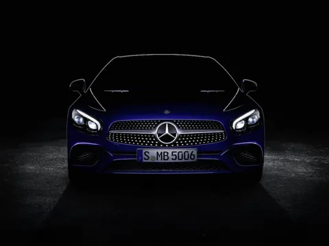 Mercedes-Benz SL 2017 hé lộ hình ảnh đầu tiên