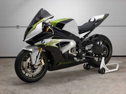 BMW sắp ra mắt chiếc siêu mô tô không ống xả