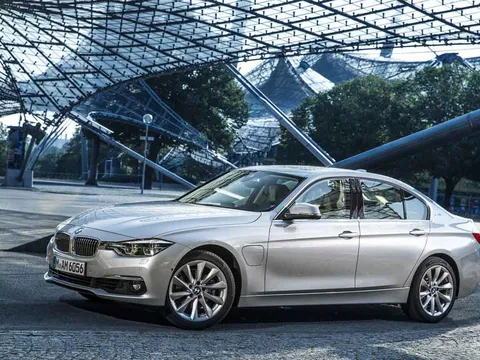BMW chốt giá bộ đôi xe Plug-in Hybrid