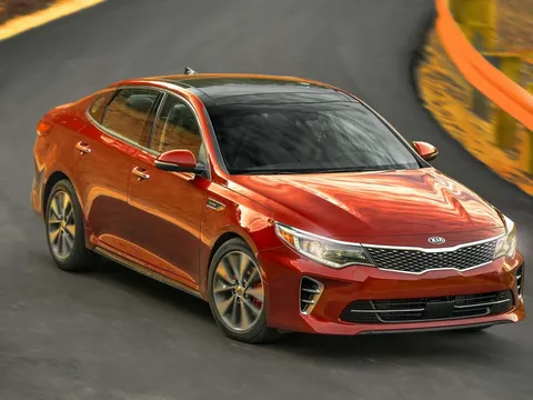 Kia Optima 2016 trở thành chiếc sedan hạng trung đáng mua nhất