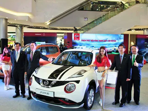 Tham dự "Nissan-UEFA" tại Hà Nội vừa vui chơi lại được tặng quà