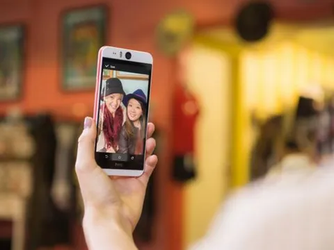 Mẫu smartphone "Vua Selfie" của HTC chính thức được giới thiệu tại Việt Nam