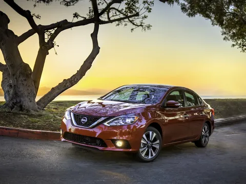 Nissan Sentra 2016 công bố giá bán