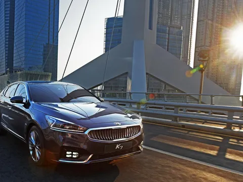 Kia Cadenza 2017 tiếp tục hé lộ hình ảnh mới