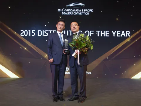 Hyundai Thành Công nhận giải "Nhà phân phối của năm 2015"
