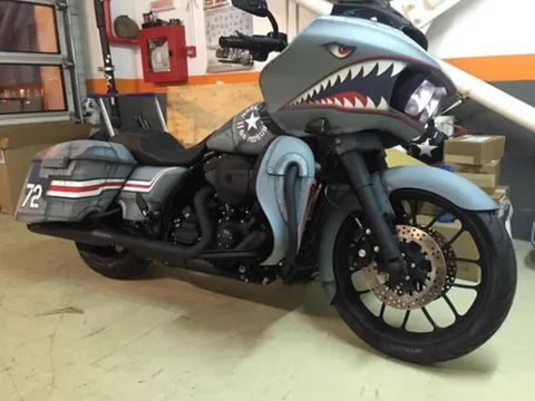 Trải nghiệm “điên rồ” cùng “cá mập” Harley Davidson Road Glide