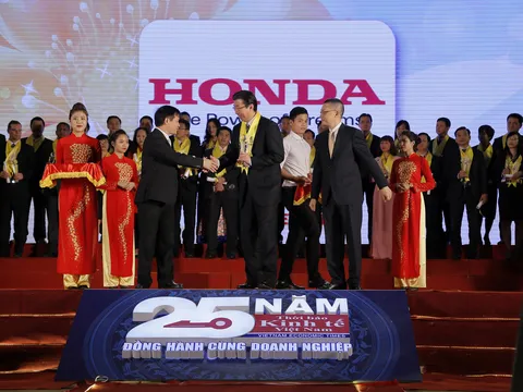 Honda Việt Nam nhận giải thưởng Rồng Vàng 2016