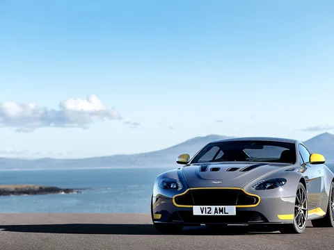 Aston Martin V12 Vantage S mới sẽ có thêm tùy chọn số sàn