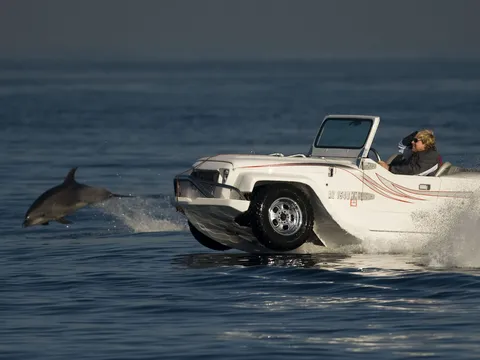 WaterCar Panther - Chiếc xe đa năng vừa bơi dưới nước vừa đi trên cạn