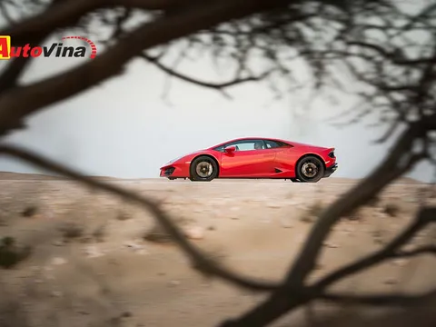 Trải nghiệm Lamborghini Huracan LP 580-2 tại trường đua Qatar