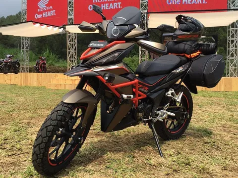 Lạ lẫm trước mẫu Honda Supra GTR 150 phong cách Adventure