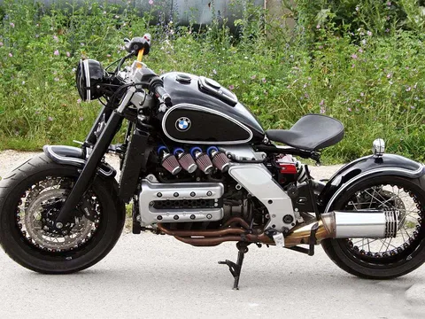 BMW K1200RS "biến hóa" phong cách Bobber với gói độ Galaxy Custom