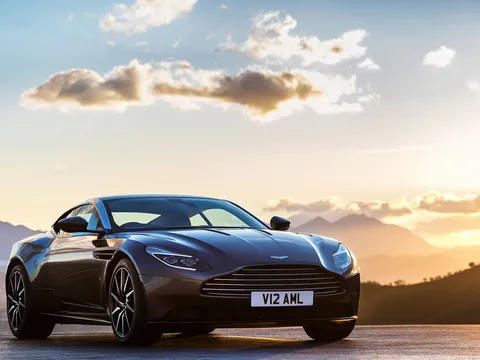 Động cơ V12 của Aston Martin DB11 mất bao nhiêu lâu để chế tác xong ?