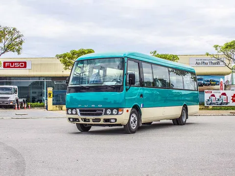 Cận cảnh FUSO ROSA tại Hà Nội