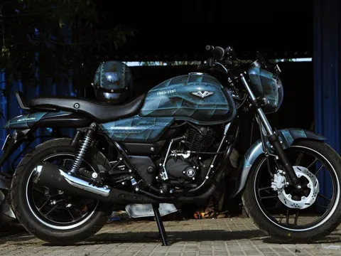 "Nao lòng" trước bản độ Bajaj V15 của Eimor Customs