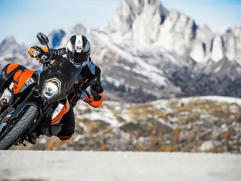 KTM 1290 Super Duke GT - chiếc sport touring đáng giá